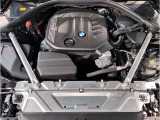 【BMWクリーンディーゼル】市場をリードするディーゼルエンジン。低回転ステージ専用ターボが走り出しから効果的に過給を行いスムーズな発進加速や低燃費を実現。ディーゼルの常識を超えたスポーティな走りを!