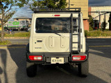 新車時に背面タイヤを外したのでバックドアへのダメージも最小限にとどめております(^^)/