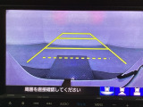 バックでの車庫入れも安心です! リアカメラが付いているバックモニター付のナビを装備しております。操作線もついており距離感も画面から確認できます。