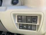 運転席のハンドル右奥側にまとめられたスイッチ群。一目で分かりやすく操作しやすいです。