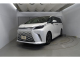 レクサス車らしい細部までこだわった高級感と見る人を一目で虜にするエモーショナルな魅力を持ち合わせております。