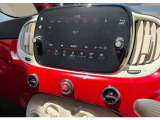 お持ちのスマートフォンが使える、Car Play&Android Auto対応のU-Connectを搭載。そのままナビゲーション機能がご利用いただけます。