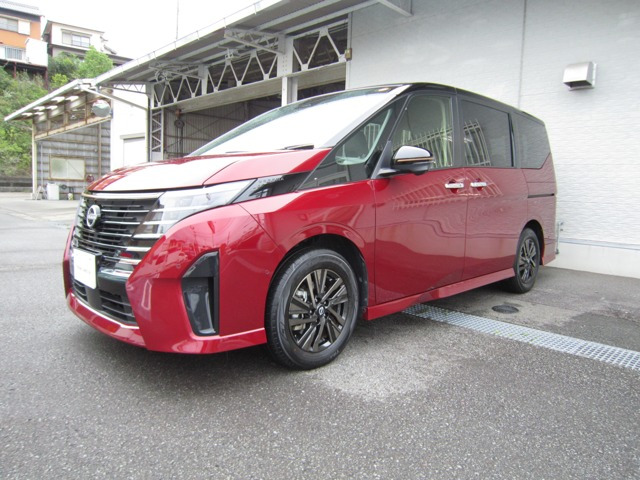 セレナ1.4 e-POWER ハイウェイスター V 90周年記念車