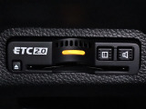 装備されているビルトインタイプのホンダ純正ETC車載器です。セットアップしてからご納車致します。ETCカードを差し込めば高速道路の出入り口ゲートを楽々通過出来ます。