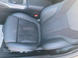 BMWのシートは疲れにくい構造になっておりますので長時間ドライブでも楽にお乗りいただけます。