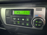 【オートエアコン】お好みの温度に設定して頂くと、車内の温度を自動調整♪快適にクルマの中を過ごして頂けます。
