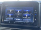 カーナビ付きです。カーナビの機能や保証につきましては、担当スタッフまでお尋ねください。