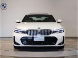 【キドニーグリル】BMWは約90年もの間、ほぼ全ての車両にひと目でBMWだと分かるこの特徴的なフロントグリルが備えられ、デザイン・アイコンとして親しまれてきました。