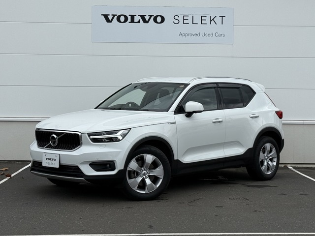 XC40T4 AWD モメンタム 4WD