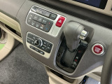 発進時から滑らかに加速する無段階変速のCVTはストップ&ゴーの多い街の中も快適です