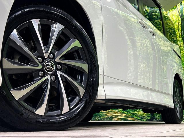 トヨタ ヴォクシー 1.8 ハイブリッド S-Z の中古車詳細 (42,867km