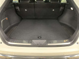 広々としたラゲージスペースを備えています。シートを倒すことで大きなものや長さのある荷物もしっかりと積み込めます。
