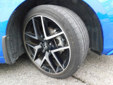 純正アルミホイールに18インチタイヤを装着しております!安心のパンク保証はじめました!知識と技術豊富な当店のベテランスタッフがお客様を全力でサポートいたします!