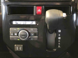 温度を設定すれば、自動で車内の温度管理をしてくれる優れものです♪ATミッションで運転楽々