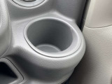 運転席ドリンクホルダーです。