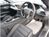 e-tron GT クワトロ 4WD 