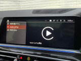 【アップルカープレイ】iPhoneがBMW車両とワイヤレスで接続されます。Apple CarPlayでは、オーディオストリーミングやメッセージングアプリがディスプレイに表示されます。
