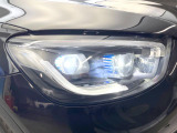 ●LEDヘッドライト:夜間走行時も良好な視界を確保し安心して運転できる高輝度LEDヘッドライトを装備!点灯速度が早く、消費電力も抑えられています。