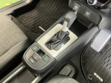 発進時から滑らかに加速する無段階変速のCVTはストップ&ゴーの多い街の中も快適です