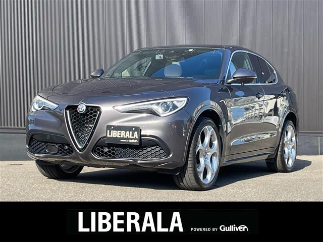 ステルヴィオ  エディツィオーネ ルッソ 4WD 本革シート