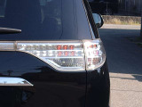 ●純正のリヤコンビネーションランプ●赤色はLED発光一部の灯火系はLEDへ変更しています