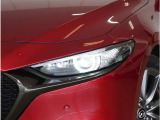 【LEDヘッドライト】省電力で長寿命の明るく運転しやすいLEDヘッドランプです。明るく照らすので暗い夜道からお客様を守ってくれます。お近くの広島マツダまでお越しください。