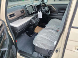 助手席も広々快適です!ぜひ1度ご来店いただきご乗車ください!