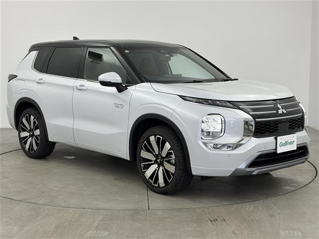 アウトランダー PHEV 2.4 P エグゼクティブ パッケージ 4WD 本革シート