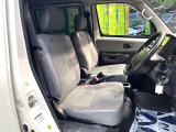 運転席シート廻りは使用感も少なく、良好な状態となっています。丁寧に使われていたことがよくわかりますね。