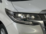 LEDヘッドライトです。デザイン性がよくとても明るいので、夜間の走行や悪天候でも安心です。しかも長寿命!