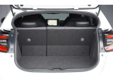 【トランク】 トランクルームはこんなに広々です。大きめの荷物も簡単に積めます。