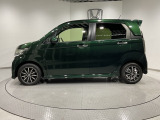 「自動車保険」と「あんしん特典」がひとつになったHondaのお店ならではの保険プランです。お客様のカーライフにより一層の安心をプラスします。