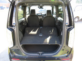 後部座席を収納するとご覧のとおり!大容量の荷室が完成です!