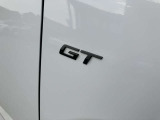 右フロントフェンダーのGTエンブレム。