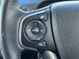 ステアリングにオーディオ操作スイッチが付いています。オーディオ画面に直接タッチしなくても操作が出来ますので、運転に集中できます。