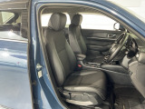 長時間運転しても疲れにくいフロントシート!シートヒーター付。