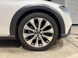 総在庫で600台ほどの取り扱いがございます。弊社デモカー使用の車両やメーカー使用の車両などもご紹介ができます。