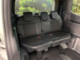 3列目シートはもちろん状態良好☆大人でもゆったりと座って頂けますので、大人数でのお出かけもラクラクです♪ご家族で、気の知れた仲間で、ドライブに行くのが楽しみですね♪