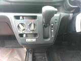 インパネシフト。操作しやすい位置です。