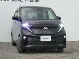 アダプティブLEDヘッドライト。フロントカメラで前方の状況を検知し対向車や先行車に眩しい思いをさせることなく必要なところだけを遠くまで照射します。