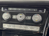 ●デュアルオートエアコン:運転席・助手席それぞれで温度設定が可能な独立式オートエアコンを標準装備しております!