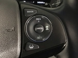 【アダプティブ・クルーズ・コントロール】予め設定した車速内でクルマが自動的に加減速。 前走車との適切な車間距離を維持しながら追従走行し、高速道路でのドライバーの疲労を軽減してくれる嬉しい機能付♪