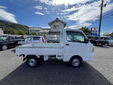 積み降ろしがしやすく、錆に強く耐久性の高い荷台。 広さや使いやすさはもちろん、タフで錆に強い耐久性の高い荷台を目指し、基本構造から細部の仕上げまで、徹底してこだわりました。