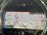 //【純正ナビ】専用設計で車内の雰囲気にマッチ!ナビ利用時のマップ表示は見やすく、いつものドライブがグッと楽しくなります!//