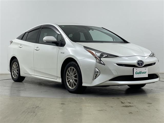 プリウス1.8 A E-Four 4WD修復歴無し