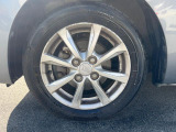 【純正14インチアルミホイール】外観にマッチした純正アルミホイールを装着しております。各種社外アルミホイールや、スタッドレスタイヤも取扱いしております。是非ご相談ください♪
