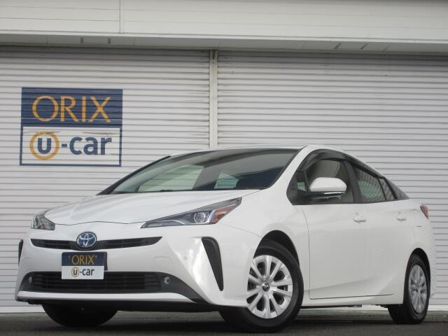 プリウス1.8 S E-Four 4WDメモリーナビ 衝突軽減回避 横滑り防止