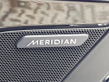 ●MERIDIANサウンドシステム:モデル毎に最適な調整が施された、ハイエンドサウンドシステムです。通常のスピーカーと比較しても音の広がりが感じられます。是非ご来店の上ご体感ください。