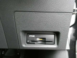 純正ETC2.0付 料金所もスムーズに通れ、割引料金の適用もあります。ビルトインできれいに収まっており、見た目もスマートです。