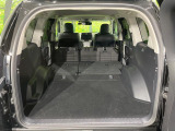 普段のお買い物や通勤、送迎等に十分な荷室スペースを確保しております。セカンドシートを倒すと、大きな荷物の積載も可能です♪